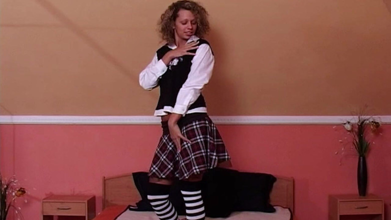 Purzel: Si blonde jalang silikon merayu untuk dikongkek pantat dan pancutan...