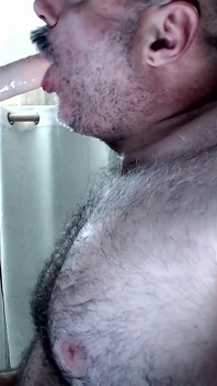 Bullmusclejoe Sucking a Dildo for Ya!