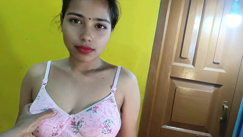 Sexuda: Desi Indische pas getrouwde huisvrouw hard geneukt op zijn hondjes...