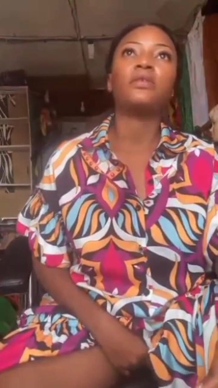 Me and my new slut: Geile mama masturbiert in ihrem laden, öffentliche masturbation, zucker-mama