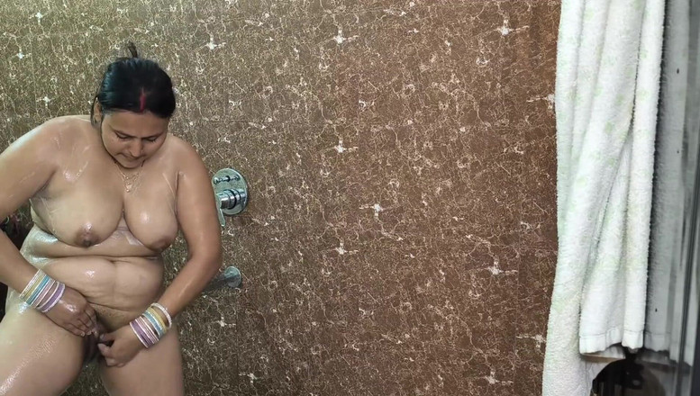Desi chudai hub: Dehradun si cewek cantik dengan memek merah muda lagi asik...