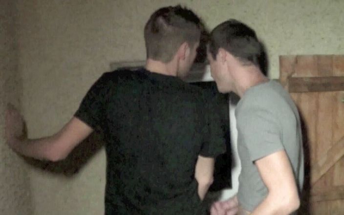 FRENCH STRAIGHT BOYS FUCKING GAY: Kilian fucked his straight frienc curious