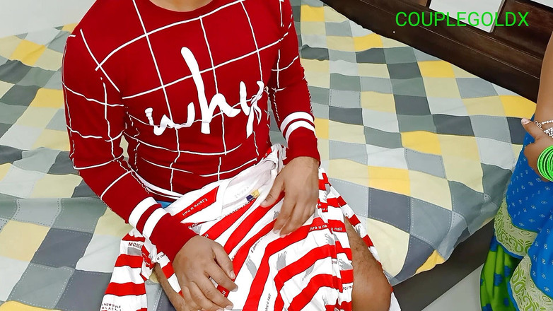 Sexy Komal: 继兄，你为什么不穿衣服坐着？