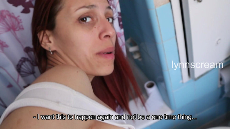 Lynn Scream: POV-sex mit meiner schwiegerschwester im badezimmer, während meine frau nicht...