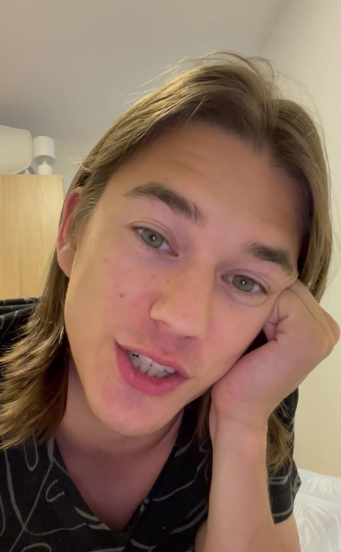 Alex Davey: मैं सर्बिया में दो सप्ताह की यात्रा और रूस में एक सप्ताह से वापस आ गया हूं, और मैंने अपने उपकरण ठीक कर लिए हैं और मैं आपको नए के साथ खुश करने के लिए तैयार हूं