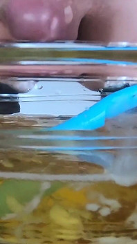 Miska brudnego siusiu i spermy, Yummy