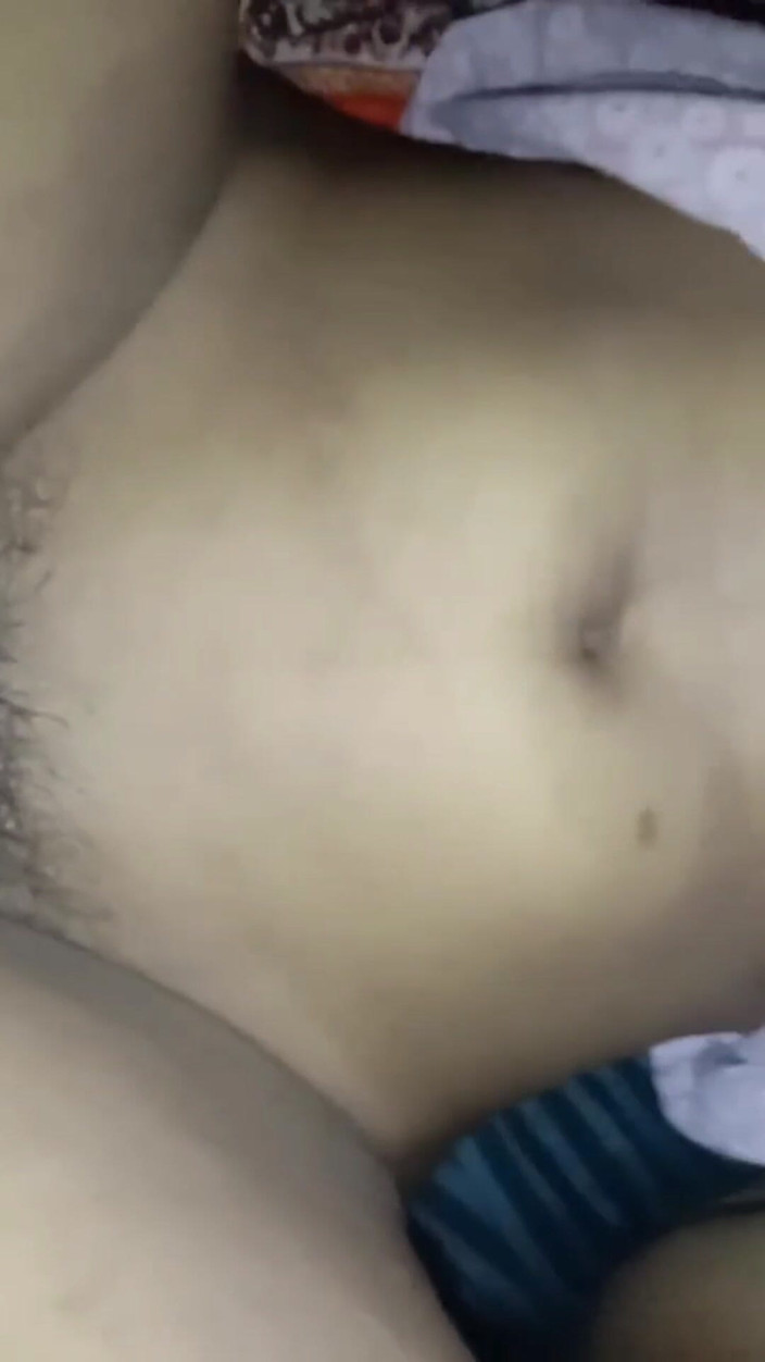 NixLeno: Indická chlupatá kundička přítelkyně šuká indické misionářské porno