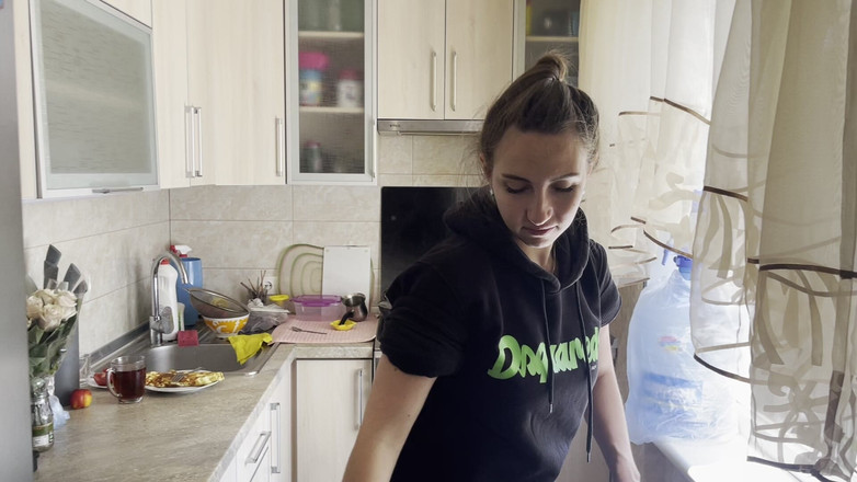 Hottie goddess: Sputo spesso, muco e muco nessun posto lasciato a secco