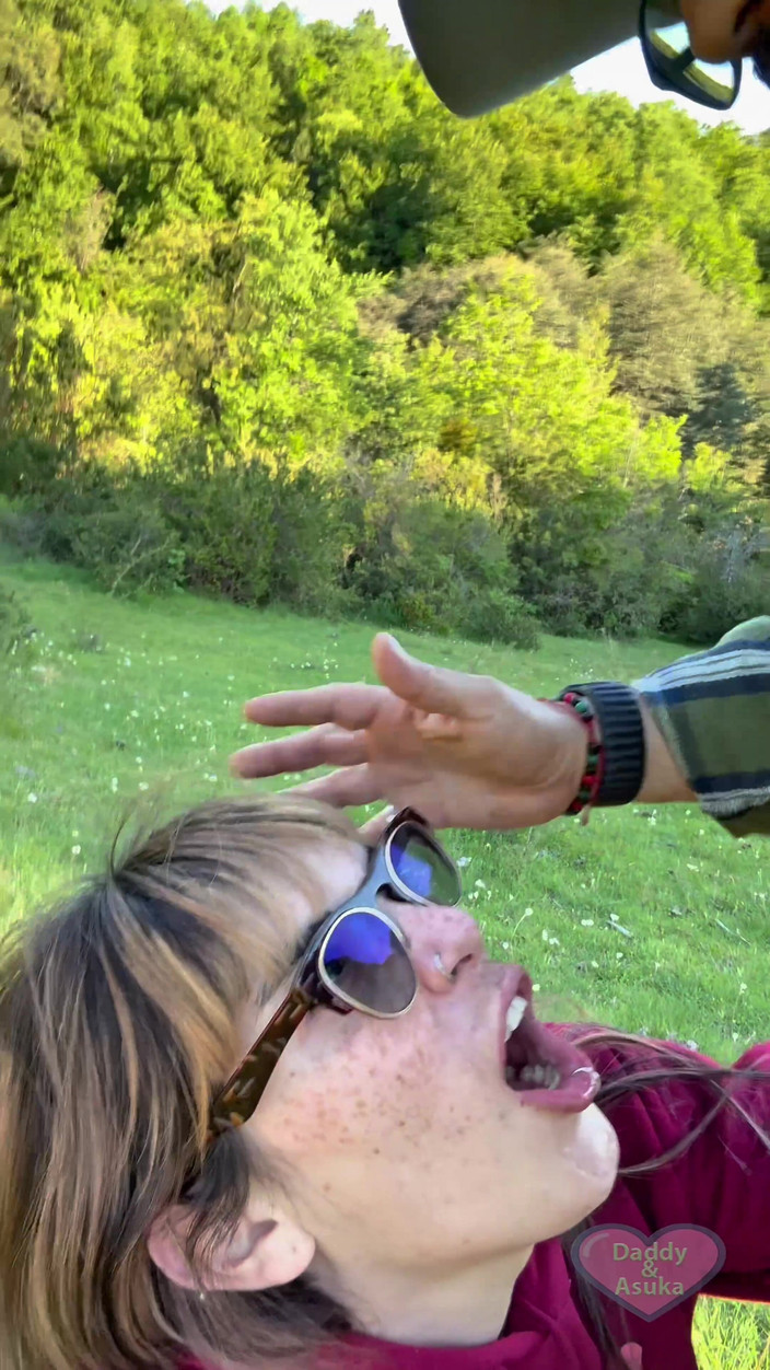 Daddy and Asuka: Epik sepong kontol di luar ruangan