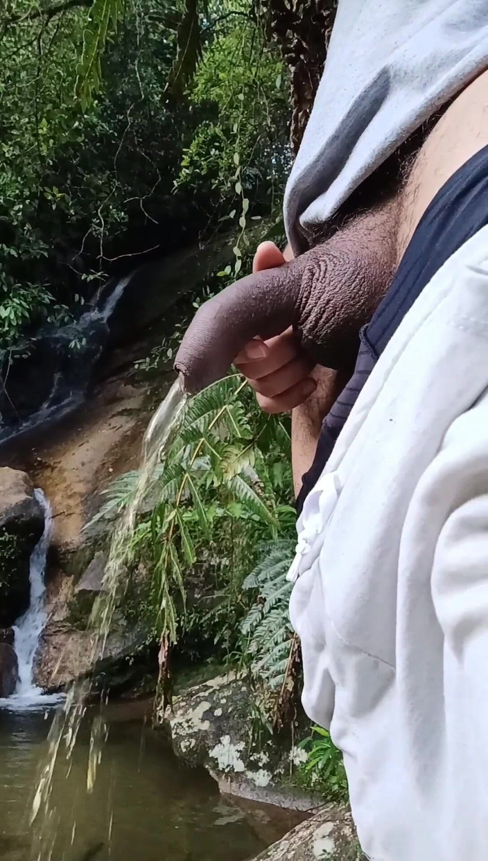 Tommhot: On a Walk to the River - Masturbation and Outdoor Urination