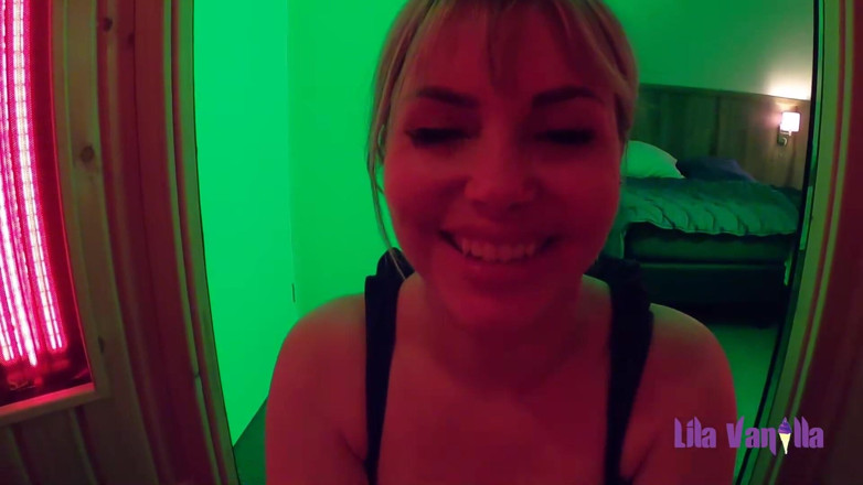 Cumbizz: Sueca loira com peitos grandes bbc boquete desleixado Sauna