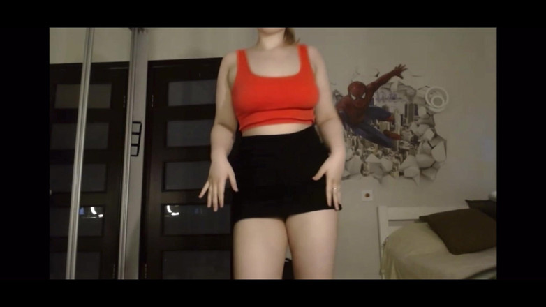 JuiceLussie: Bella donna con culo grosso stuzzica e balla