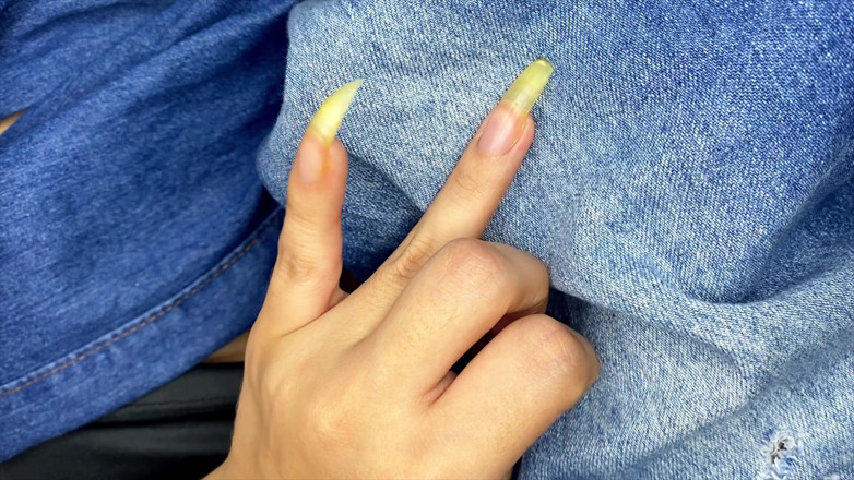 Goddess Li: Liandranails Vs Jeans