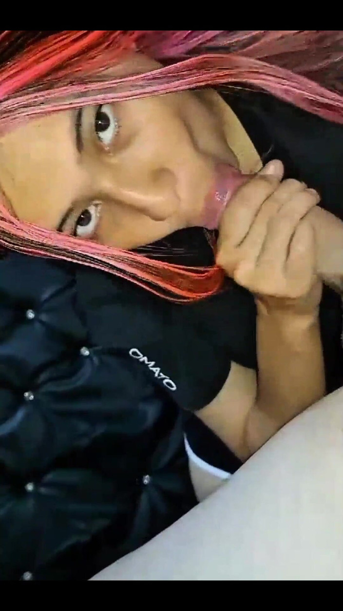 Studiotony: Madrastra atrapada debajo del sofá: hijastro se calienta