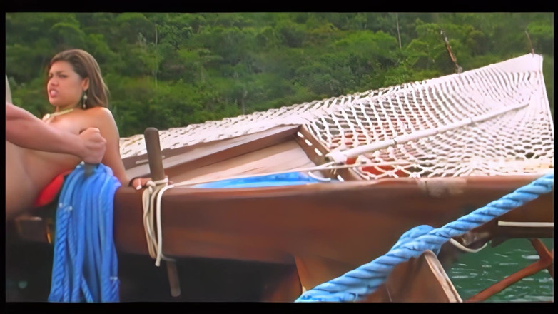 Anna's girls: Brasilianisches hottie genießt leidenschaftlichen analsex auf einem boot (KEIN AUDIO)