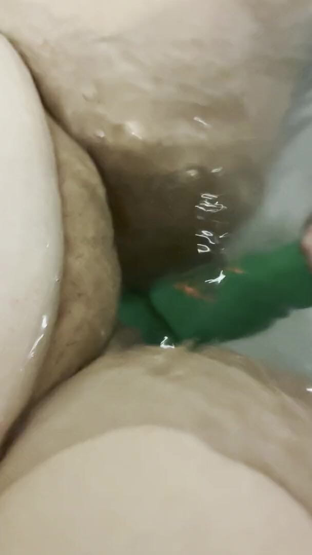 Ccox: Bath time play!