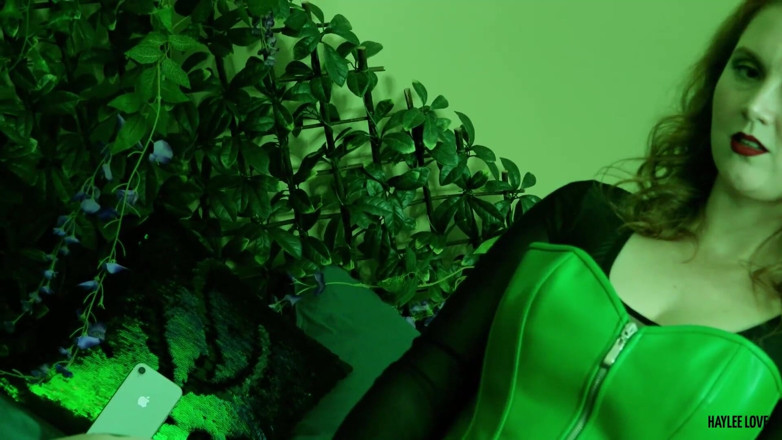 Haylee Love: Poison Ivy makes Robin her slave part 3