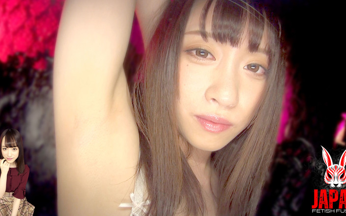 Japan Fetish Fusion: ゆうはびしょ濡れのパンティをあなたの顔に押し付けます。彼女はあなたに彼女の香りを吸ってほしいと思っています。