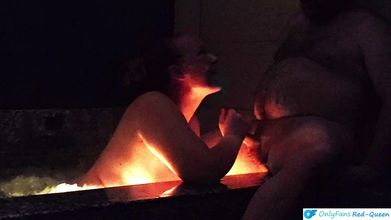 Red Queen: Japanese Love Hotel open air spa bath - domácí romantická výroční...