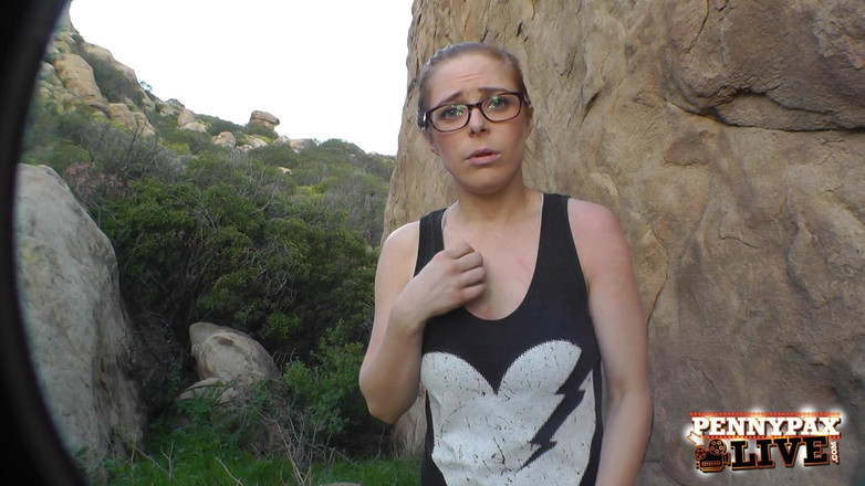 Penny Pax: Penny Pax спалили на улице, tresspassing делает минет!