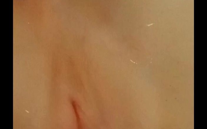 KinkyFade: Mă joc cu pizda mea strâmtă