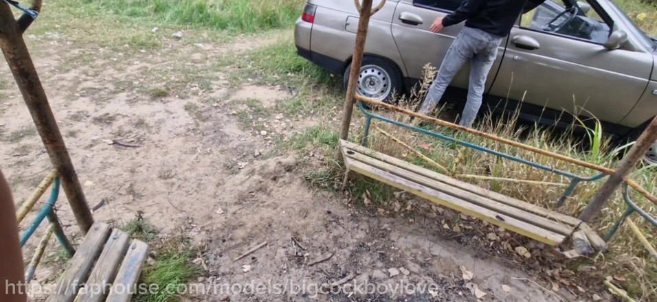 AlexGay: Nestydatě jsem ošukal Sissy v jejích super žhavých dírách bez kondomu...