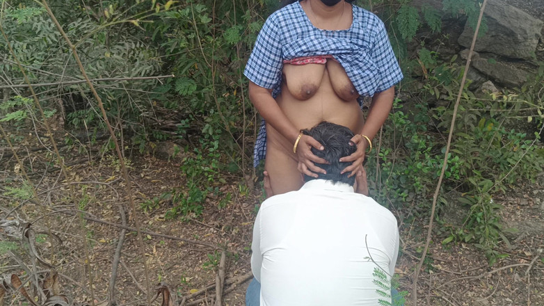 Inba: Uniformă de studentă