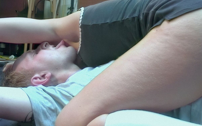 Shes Boss: Kickboxing-blondine dominiert und kämpft mit zwei typen