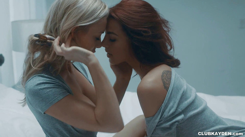 Kayden Kross: Kayden Kross ateşli lezbiyen videosunda Evelin Stone'un sikini yiyor