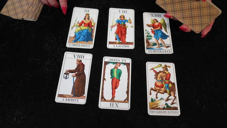 Countess diamond: Tarot Reading - bạn cần một dominatrix