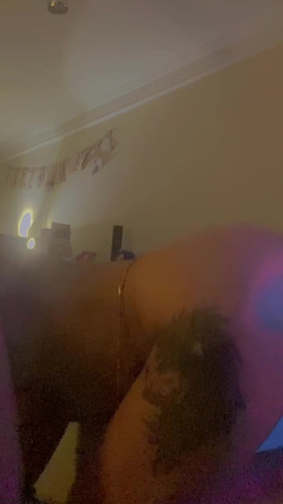 Solly: Awek Labwa pepek panas dan badan