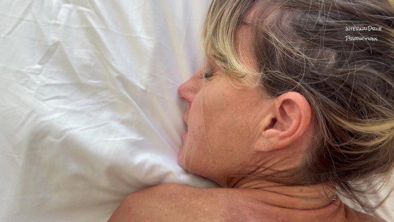 InternalDrive: Uctívání Velkého Ptáka Pohřbená Ve Svém Sexy Zadku. Část 2