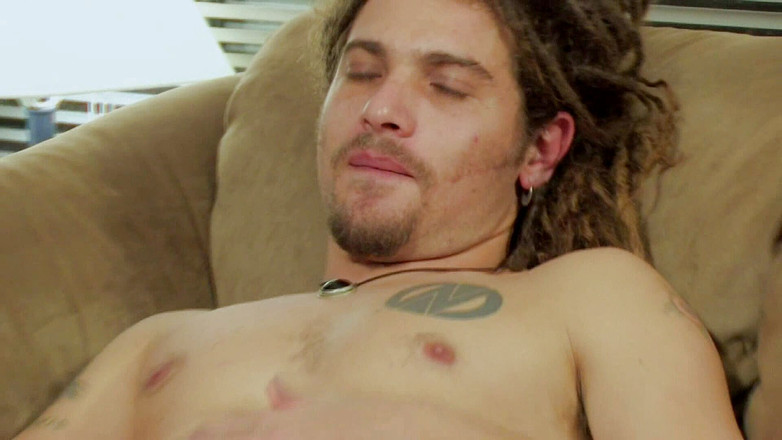 Femdom Austria Boys: Un mec aux cheveux longs se branle