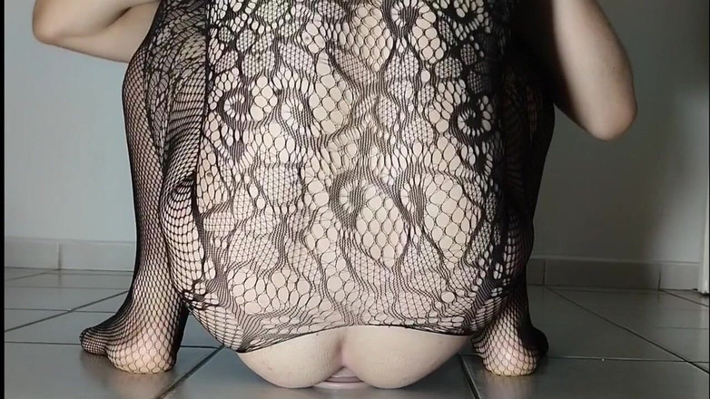 Ladysilvas: Ladysilva sentando su culo caliente en el consolador masturbándose hasta...