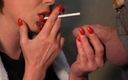 Aqua Pola: Kouření dvou cigaret a hraní předkožky se spermatem v ústech, část 1