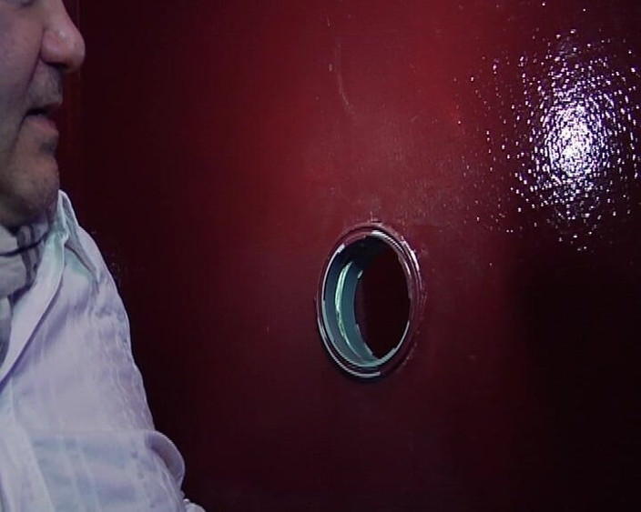 Planete Francaise: France Babe Eating Cum in Sex Store