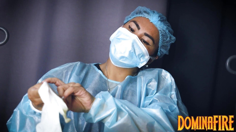 DominaFireOfficial: Sonando con los dedos por enfermera sádica Dominafire