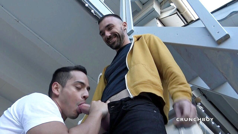 My first time with a boy: Jimy fickt einen sexy heterosexuellen twink im freien