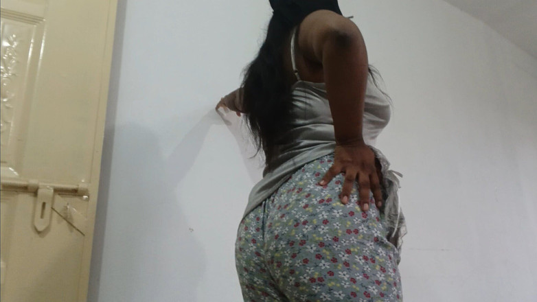 Skakoi: Desi-meisjeskamer solo hoti