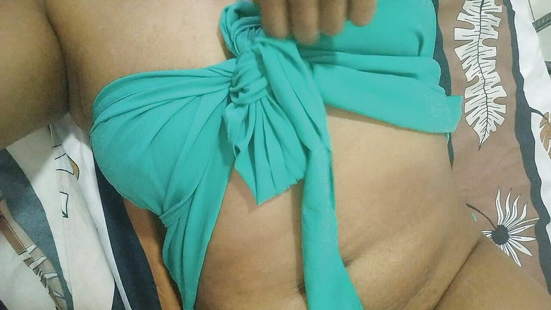 PATY PATY: Ibu kos yang kaya raya untuk penggemarku, aku memijat memek...