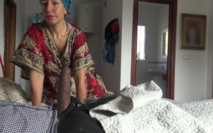 Souzan Halabi: Nenek Turki ini kaget!! Aku melumpuhkan kontol hitam besarku di...