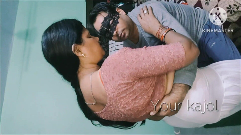 Lustykajolbhabhi: El suegro está loco por su voluptuosa nuera parte 1