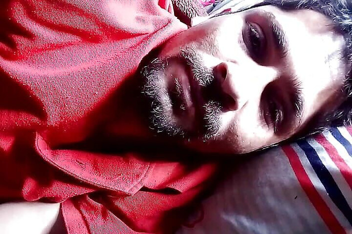 Gangbang straight: 非常漂亮的 25 岁小便致敬 sunny leone