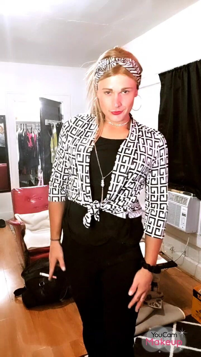 Darkfetish2k: Bà nội trợ siêu đĩ đi