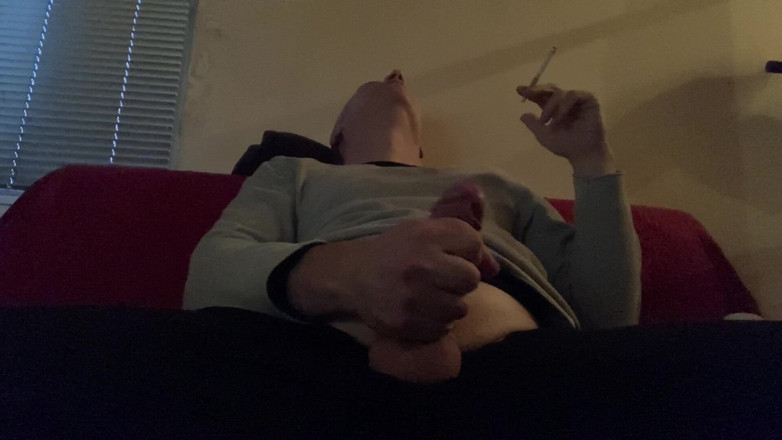 Alex Igogo: Rökning och onanerar