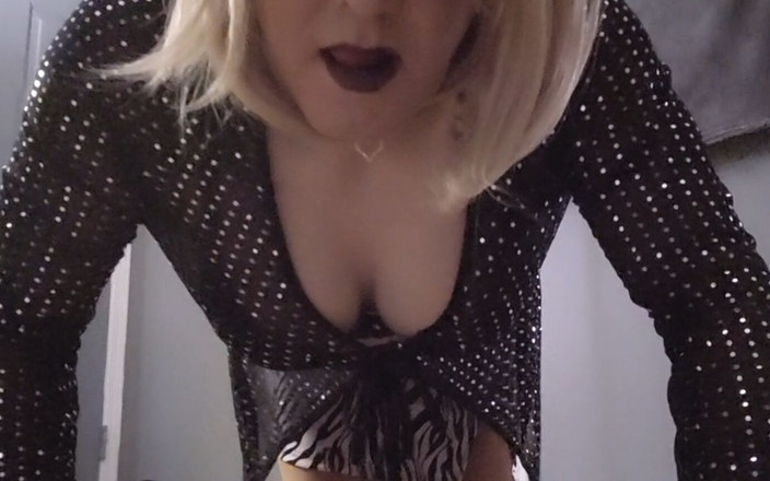 TaylorCD74: Sissy Taylor vs stroj
