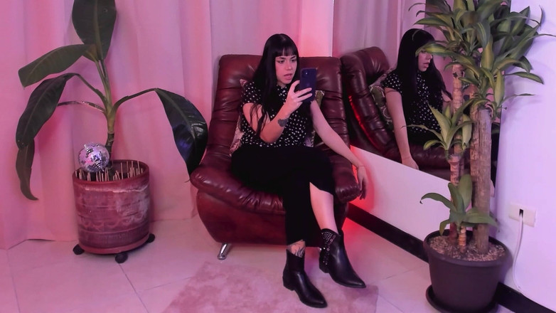 CoralTrip: The Bitchy Babysitter and the Science Fair Surprise