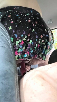 O arka koltukta sallıyor o yarak etin her yerine fışkırtıyor