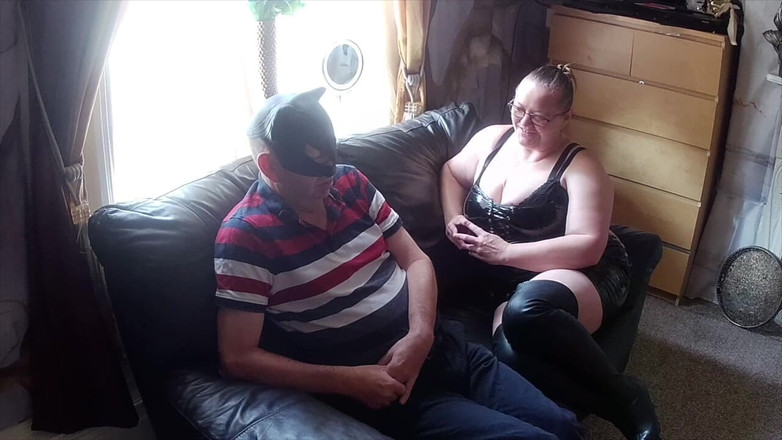 Aaexperiencesltd: Partie 1 - Domina Satana interview andrew, esclave et tapette