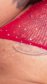 Porno oyuncusu olmak isteyen bir sıcak ev hanımını seçmek